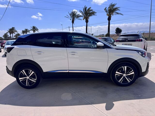 PEUGEOT 3008 ALLURE 1.2. E-THP AUTO SPANISH LHD IN SPAIN ONLY 39000 MILES 2020